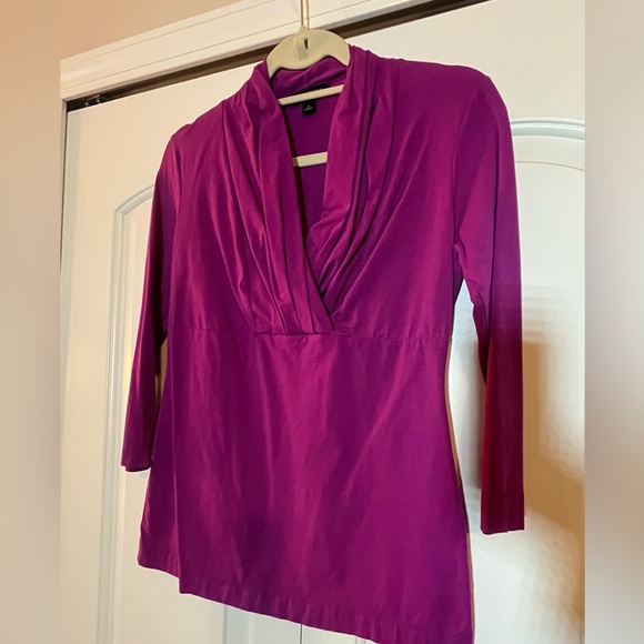 Banana Republic V neck top - Picture 1 of 5